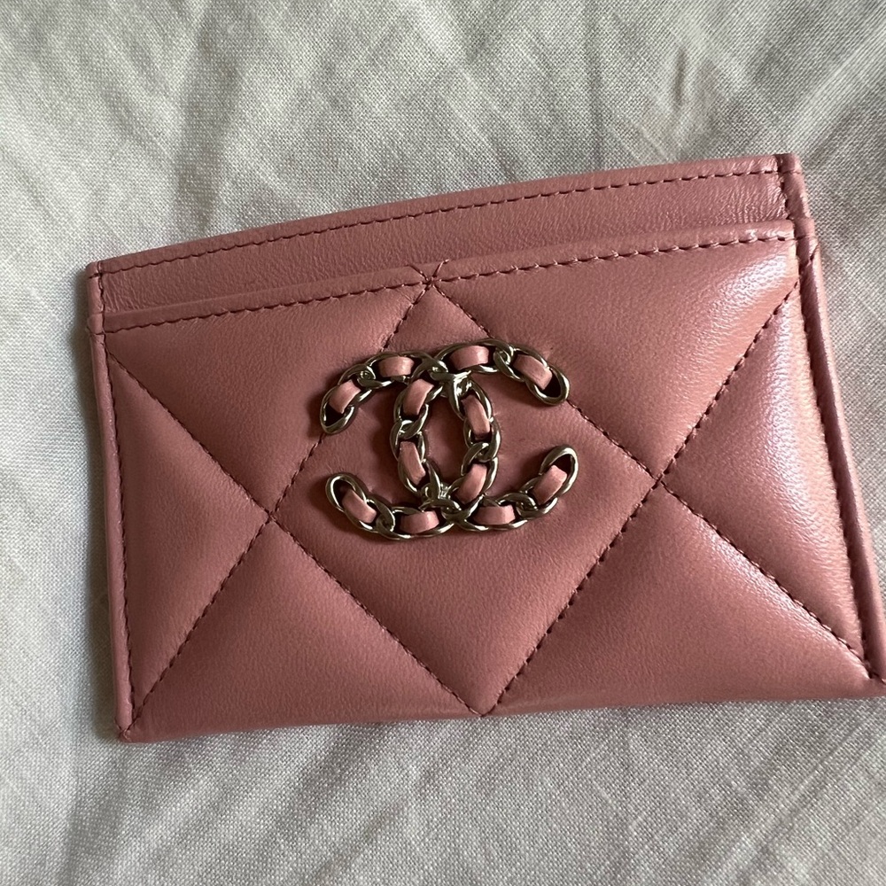 Chanel 19 Cardholder